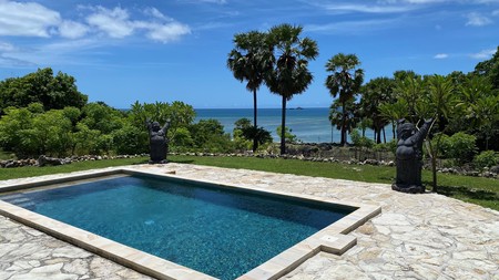 Freehold Villa Beachfront In Rote Island