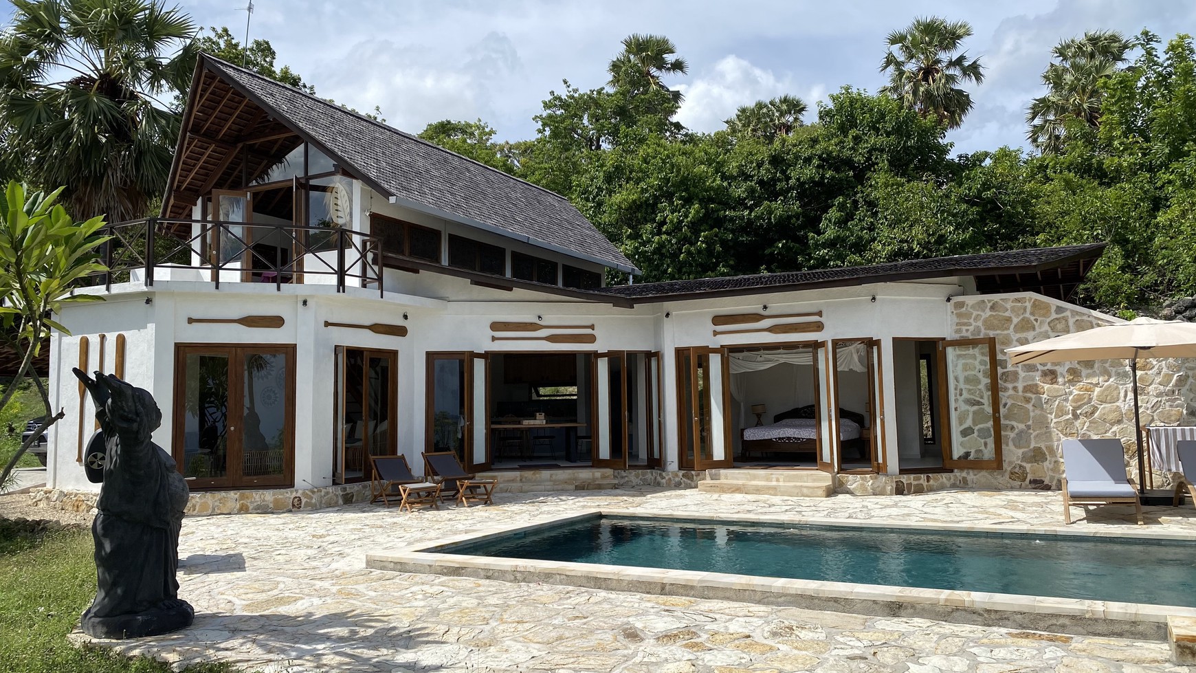 Freehold Villa Beachfront In Rote Island