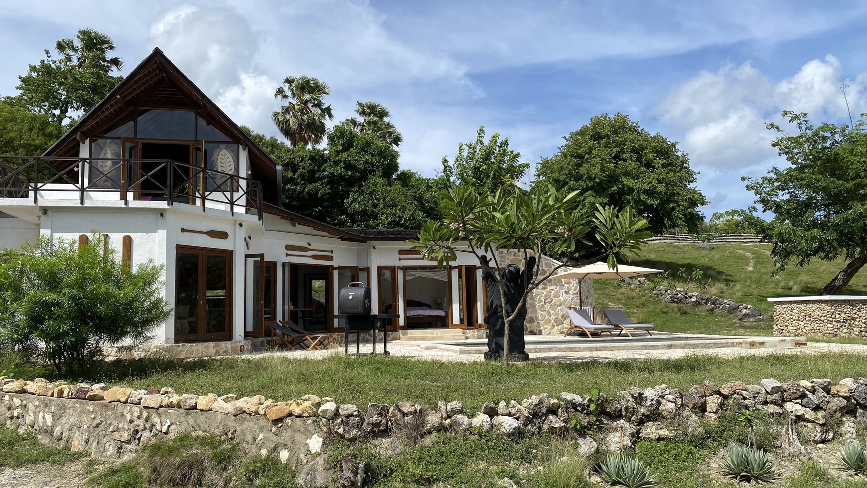 Freehold Villa Beachfront In Rote Island