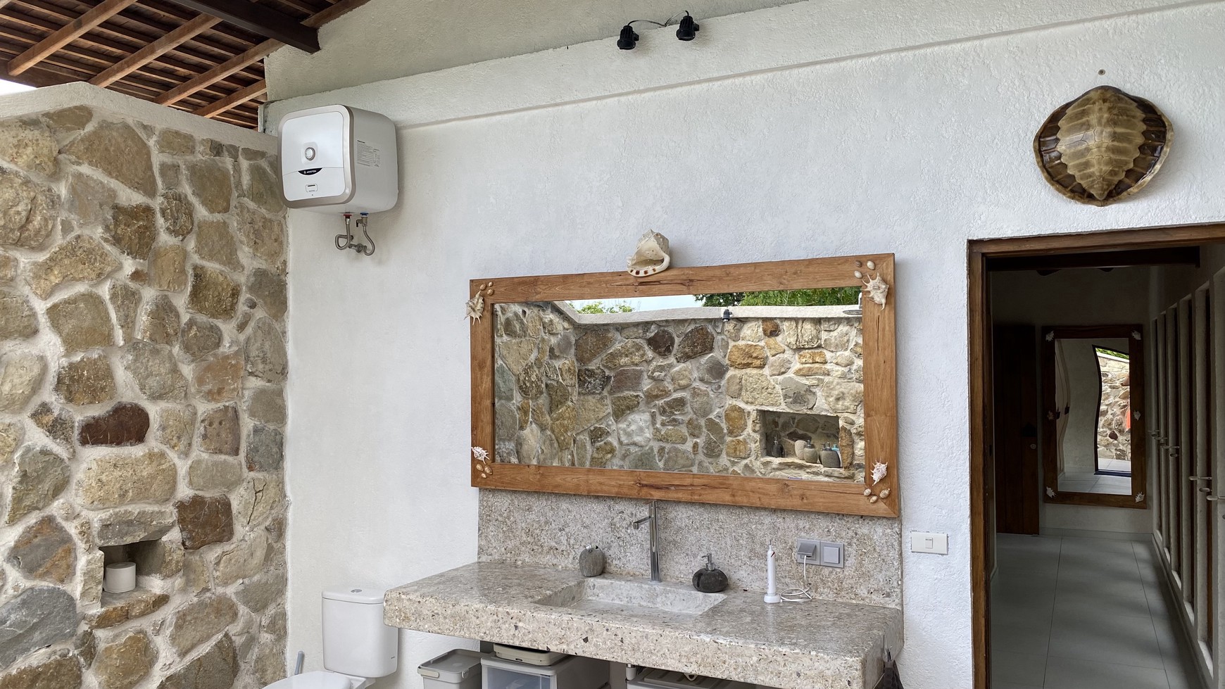 Freehold Villa Beachfront In Rote Island