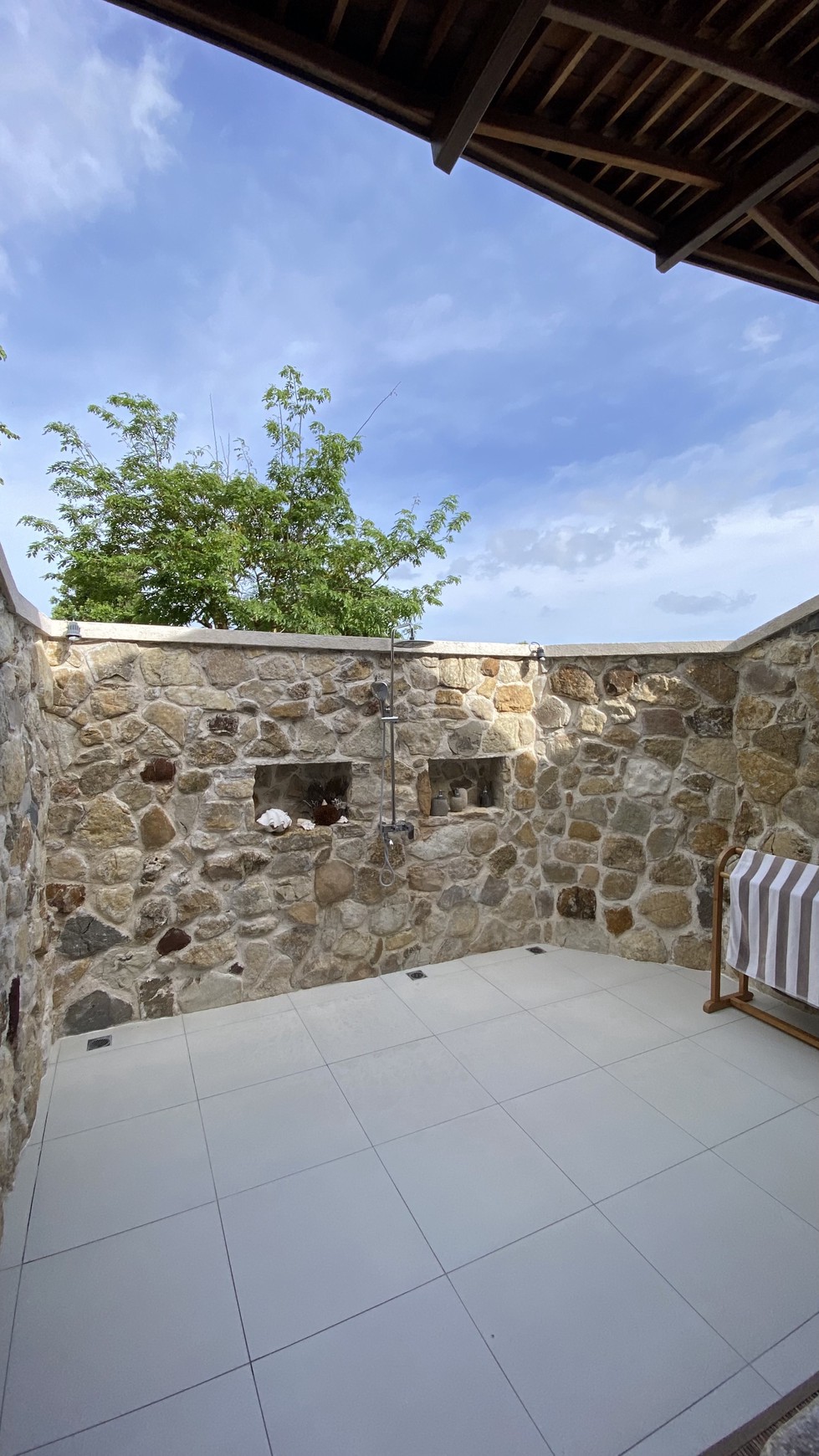 Freehold Villa Beachfront In Rote Island