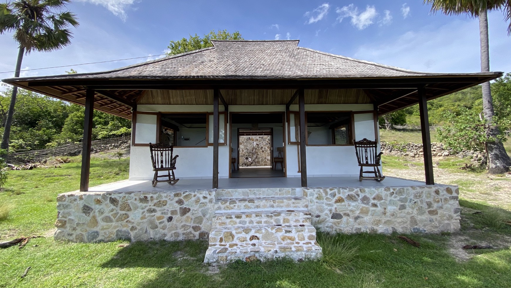 Freehold Villa Beachfront In Rote Island