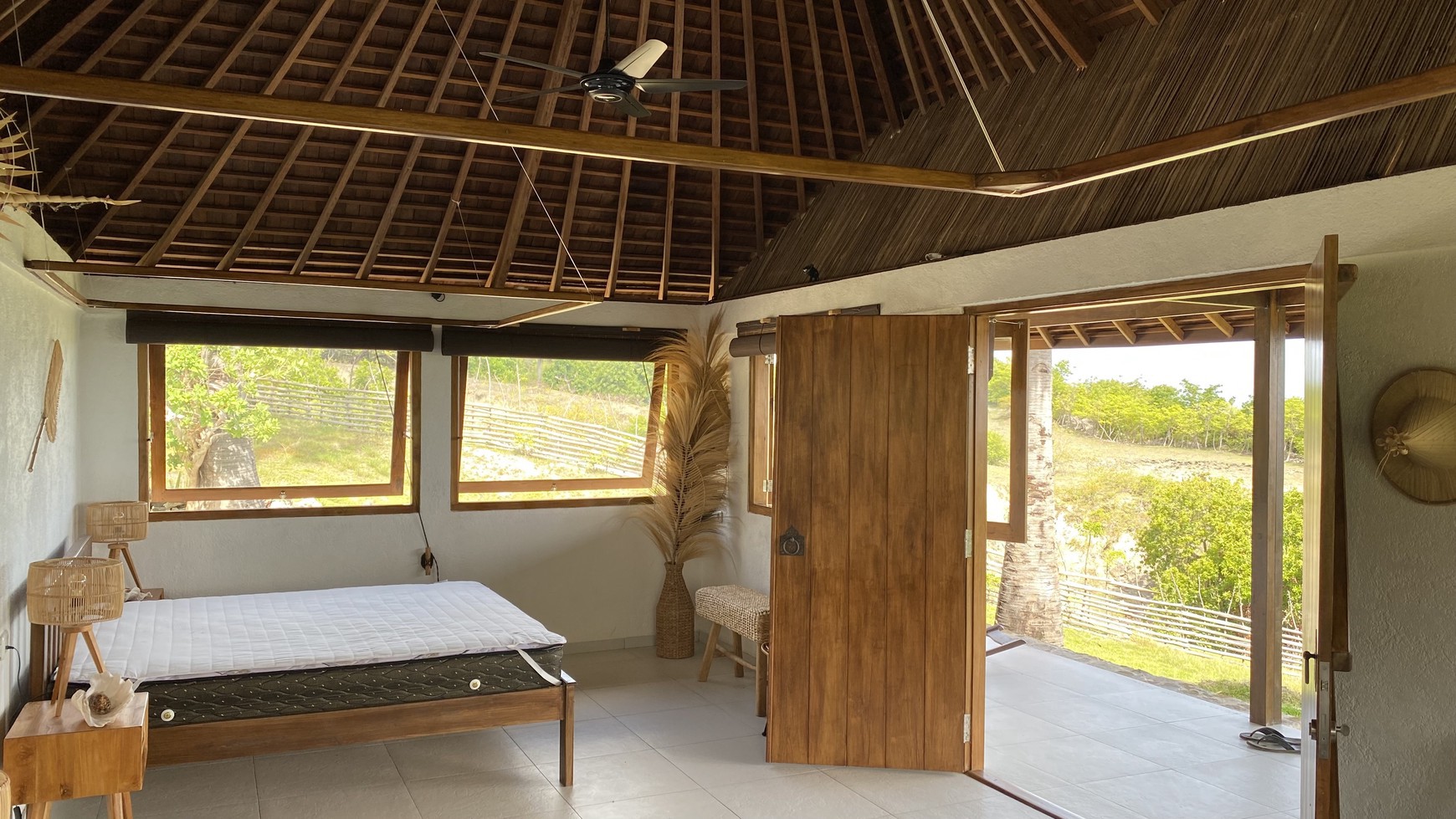 Freehold Villa Beachfront In Rote Island