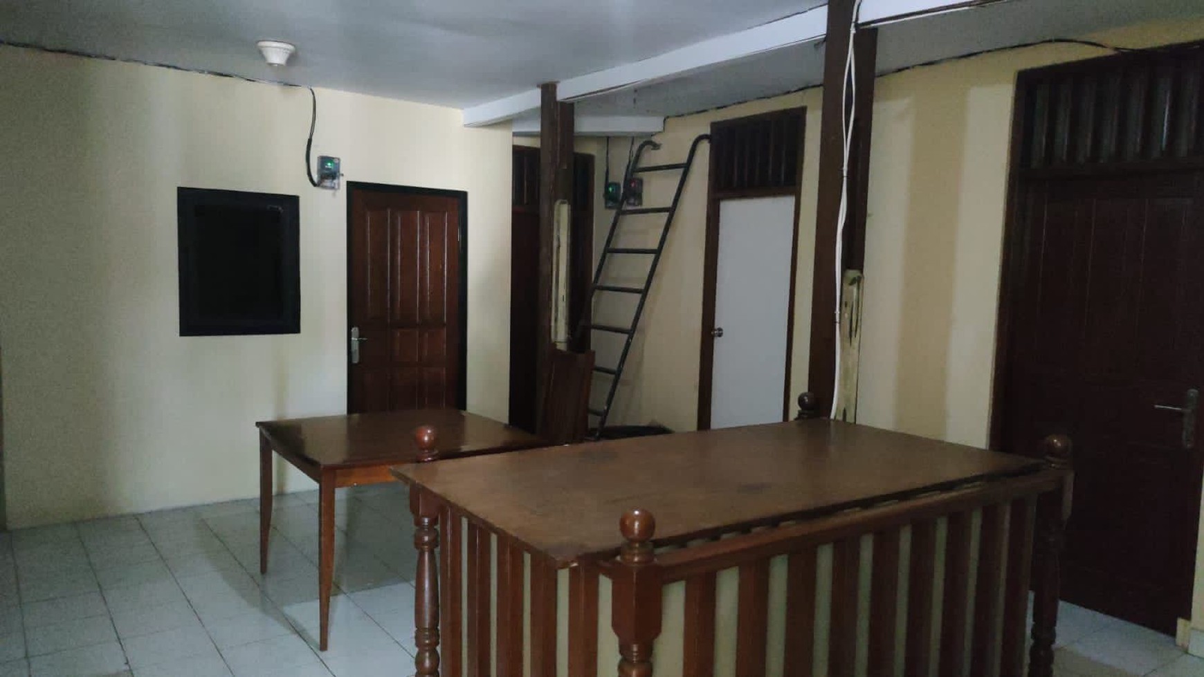 Rumah Nyaman Daerah Tebet Jakarta Selatan Akses 2 Mobil Cocok Untuk Tempat Tinggal ataupun Kos-kosan