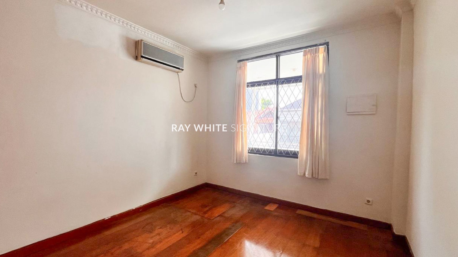 Dijual Rumah Lama tErawat di Jl CIniru V Kebayoran Baru
