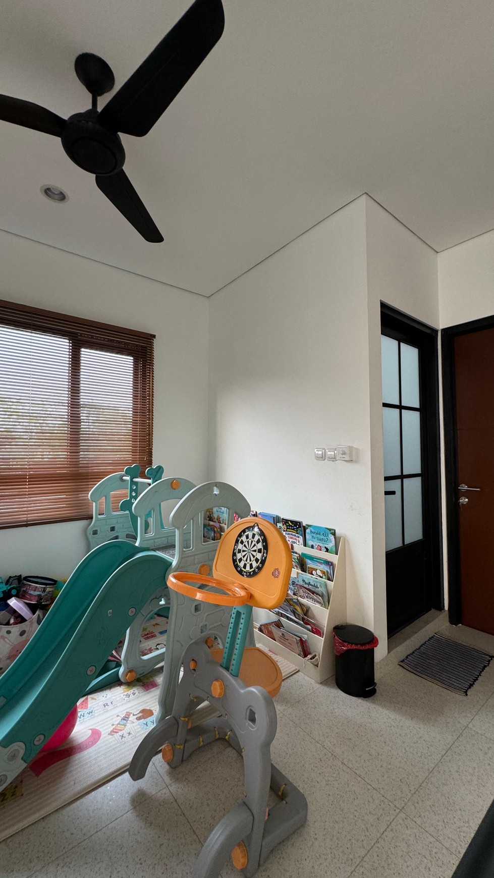 Rumah Minimalis Modern di Cluster Neo Bintaro siap huni