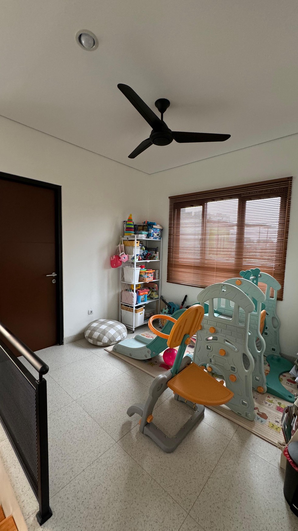 Rumah Minimalis Modern di Cluster Neo Bintaro siap huni