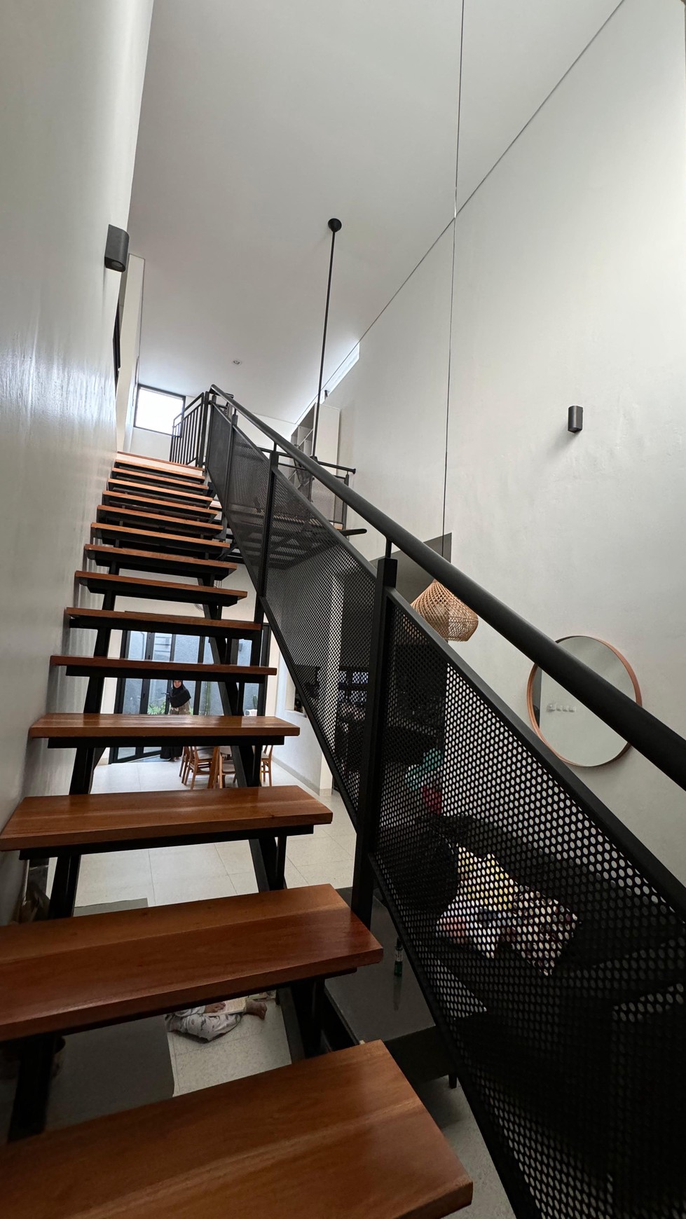 Rumah Minimalis Modern di Cluster Neo Bintaro siap huni