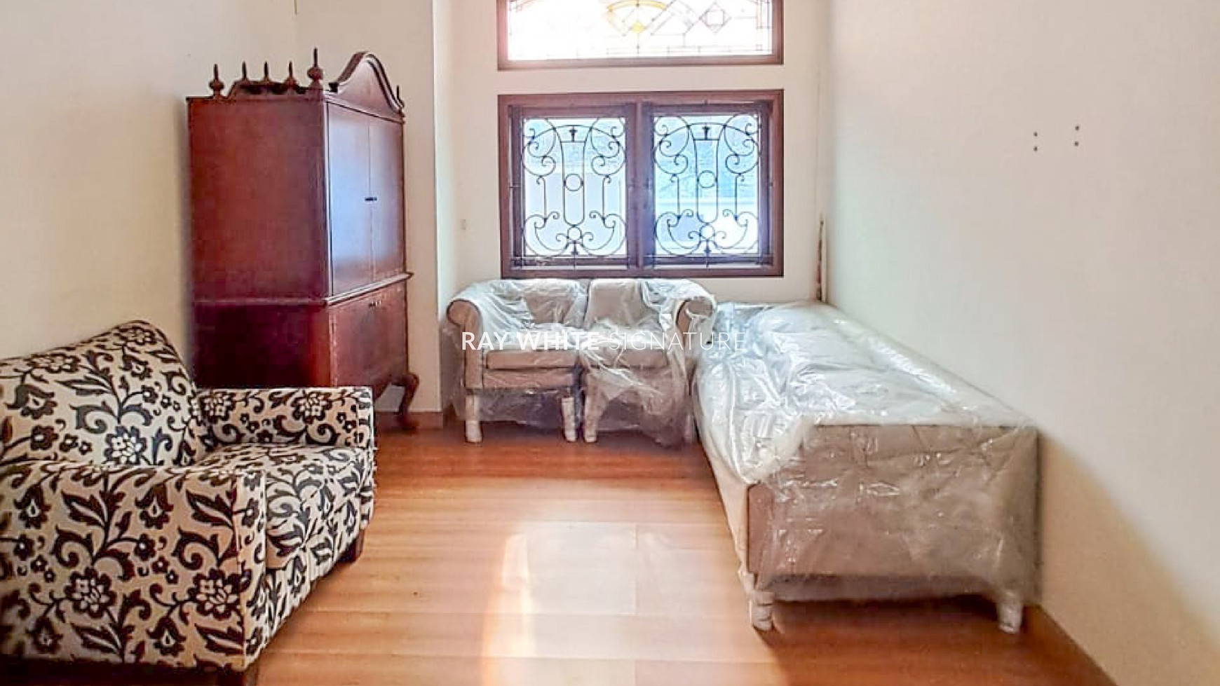 Rumah Bagus Siap Huni di Jl. Darmawangsa II