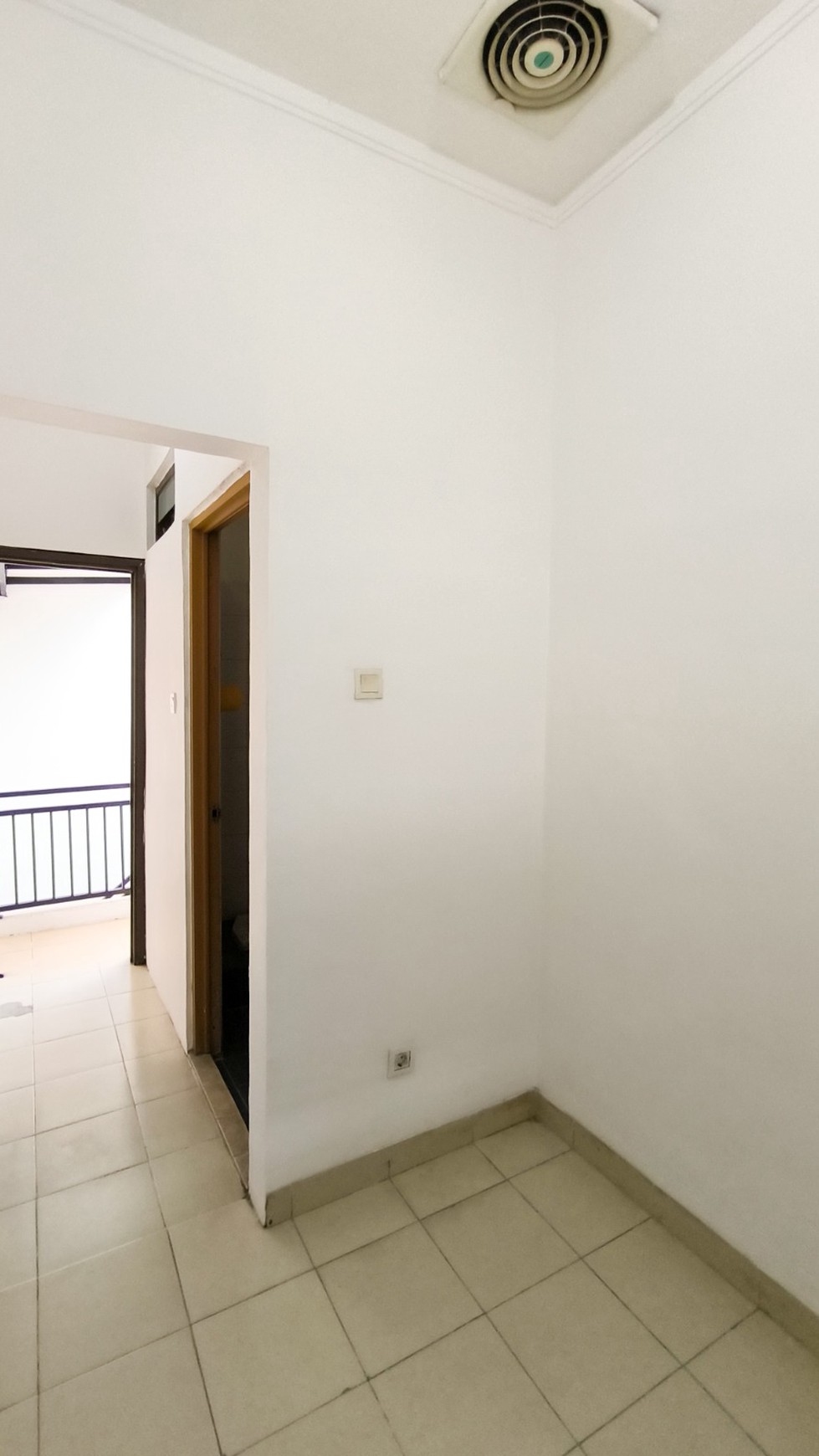 Rumah nyaman,lingkungan ok,jalan lebar di Bintaro Jaya 9.