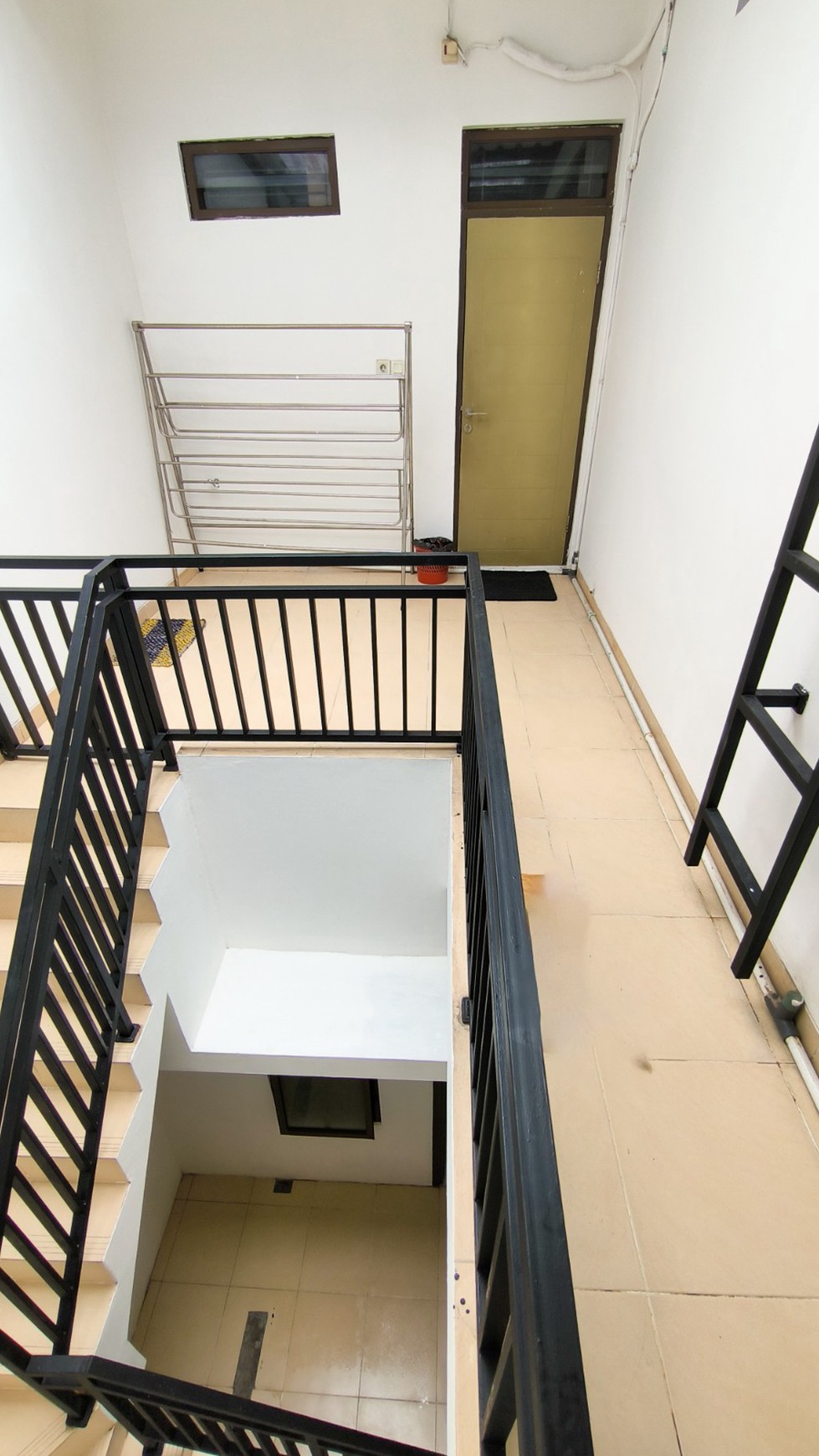 Rumah nyaman,lingkungan ok,jalan lebar di Bintaro Jaya 9.