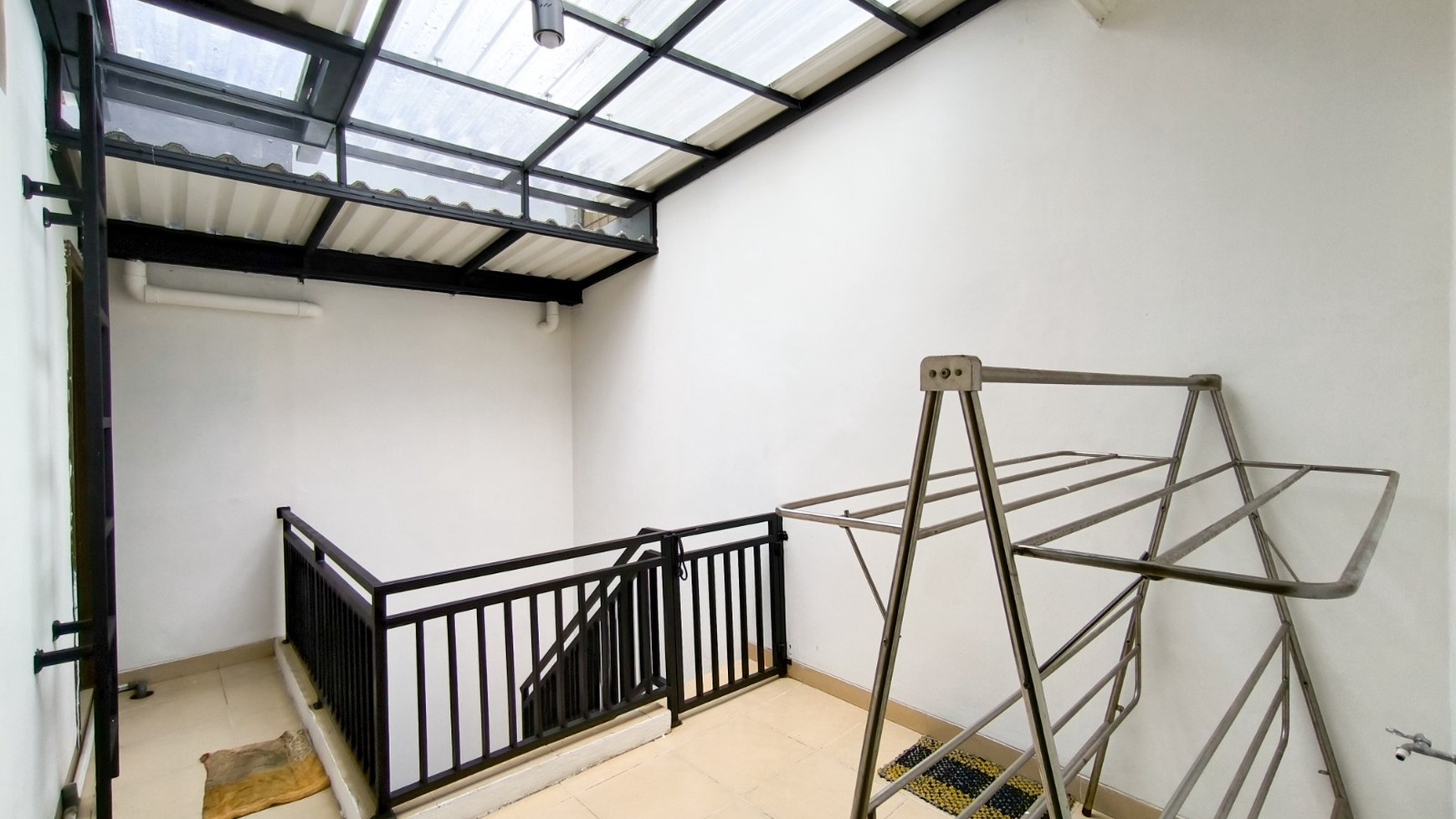 Rumah nyaman,lingkungan ok,jalan lebar di Bintaro Jaya 9.