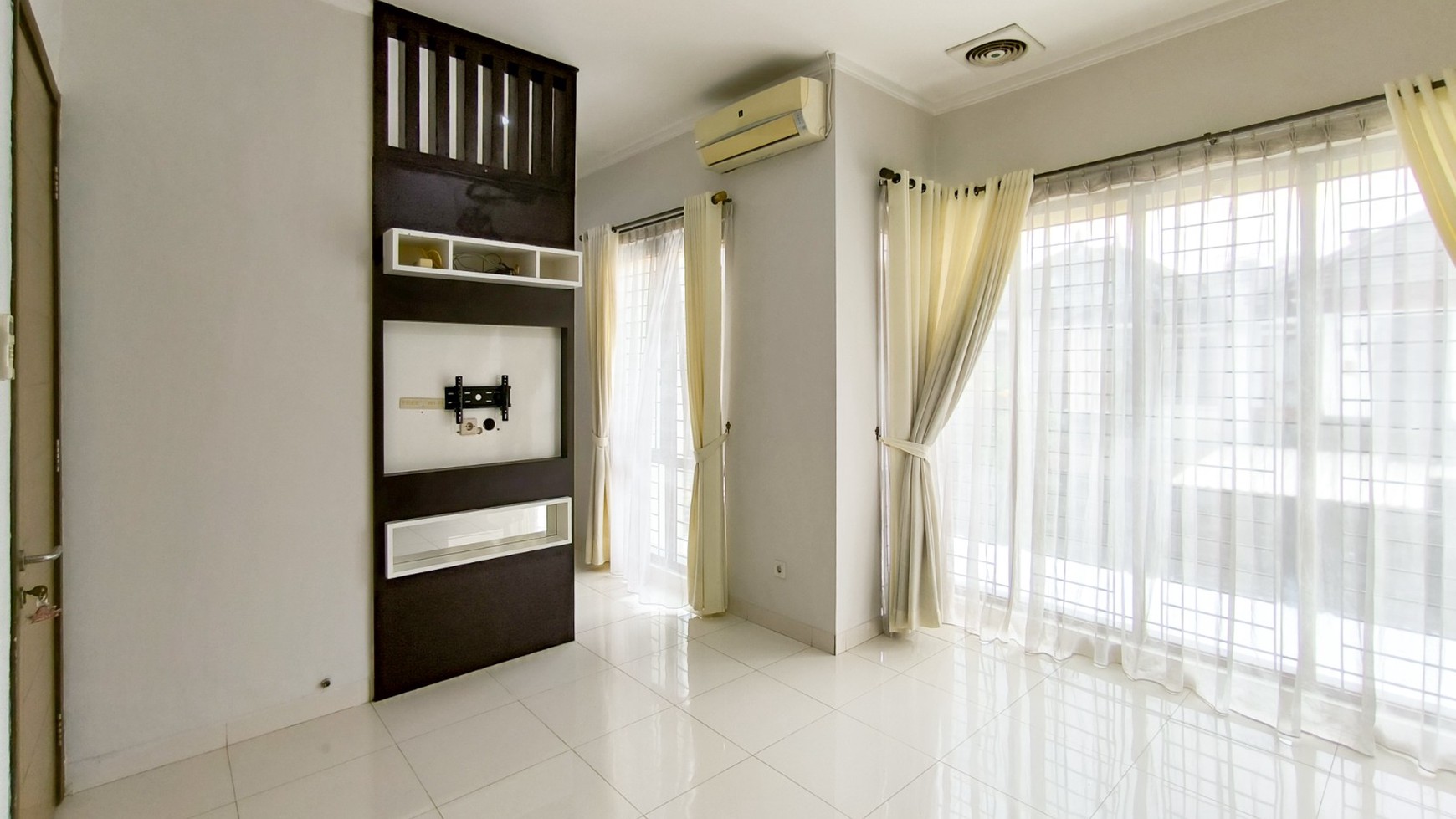 Rumah nyaman,lingkungan ok,jalan lebar di Bintaro Jaya 9.