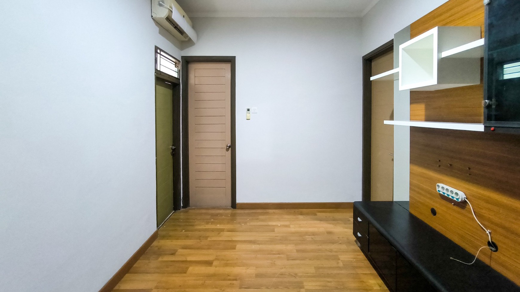 Rumah nyaman,lingkungan ok,jalan lebar di Bintaro Jaya 9.