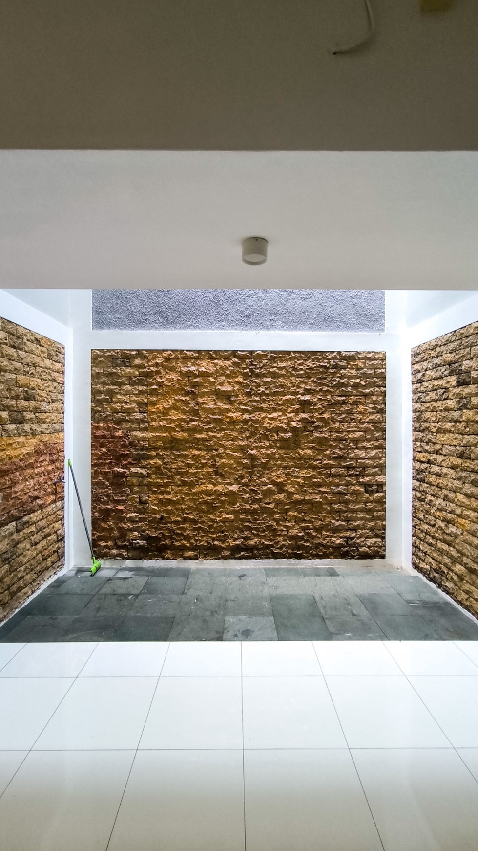 Rumah nyaman,lingkungan ok,jalan lebar di Bintaro Jaya 9.