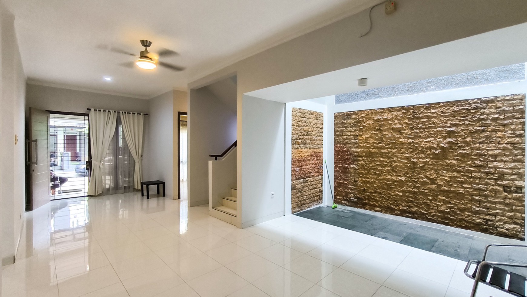 Rumah nyaman,lingkungan ok,jalan lebar di Bintaro Jaya 9.