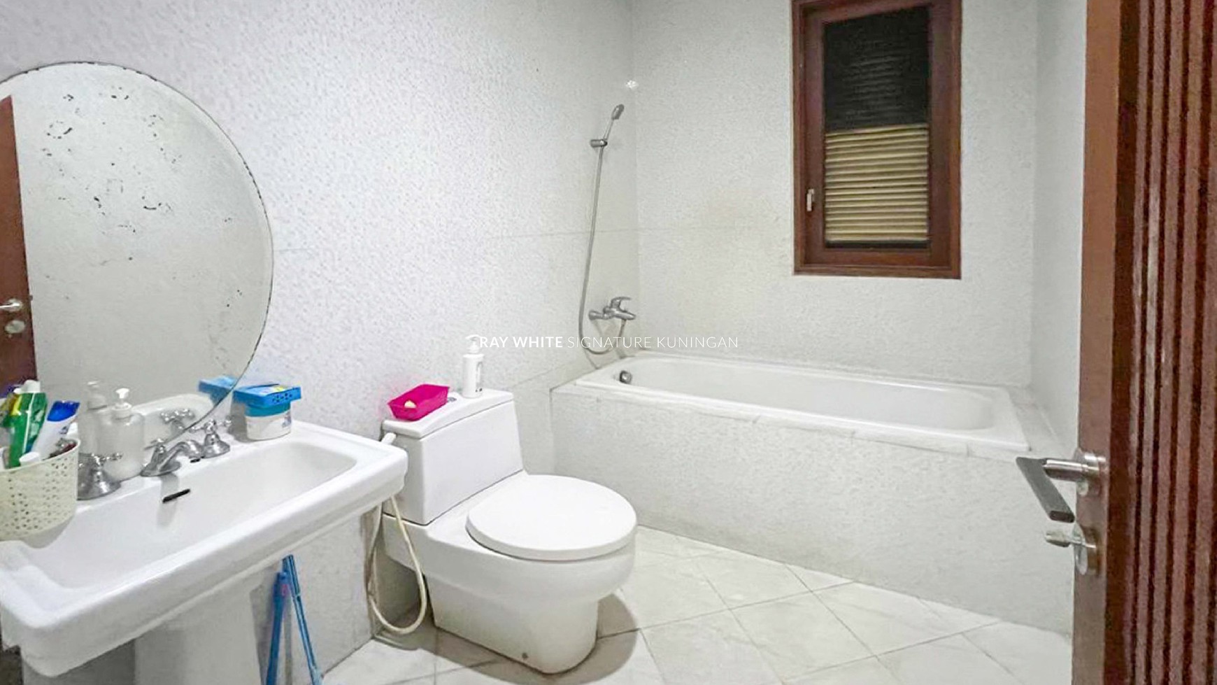 Rumah Bagus di Jl Kerinci VIII Cocok Untuk Hunian