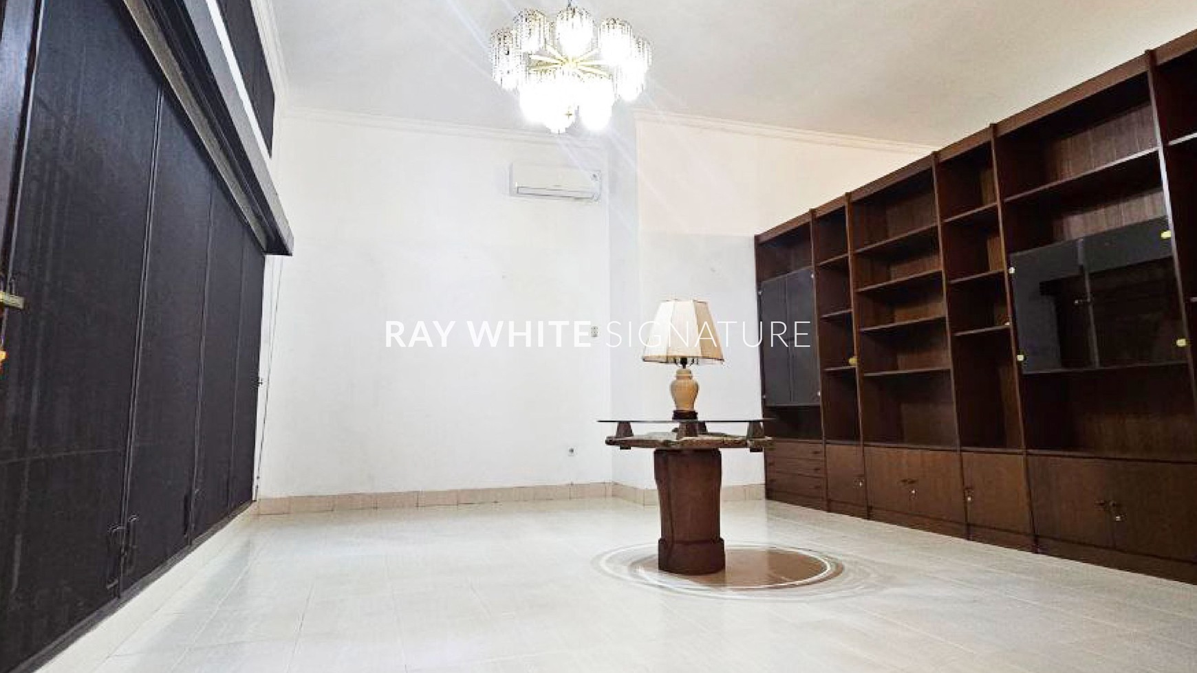 Jual Rumah Lama Terawat di Jl Lamandau Raya