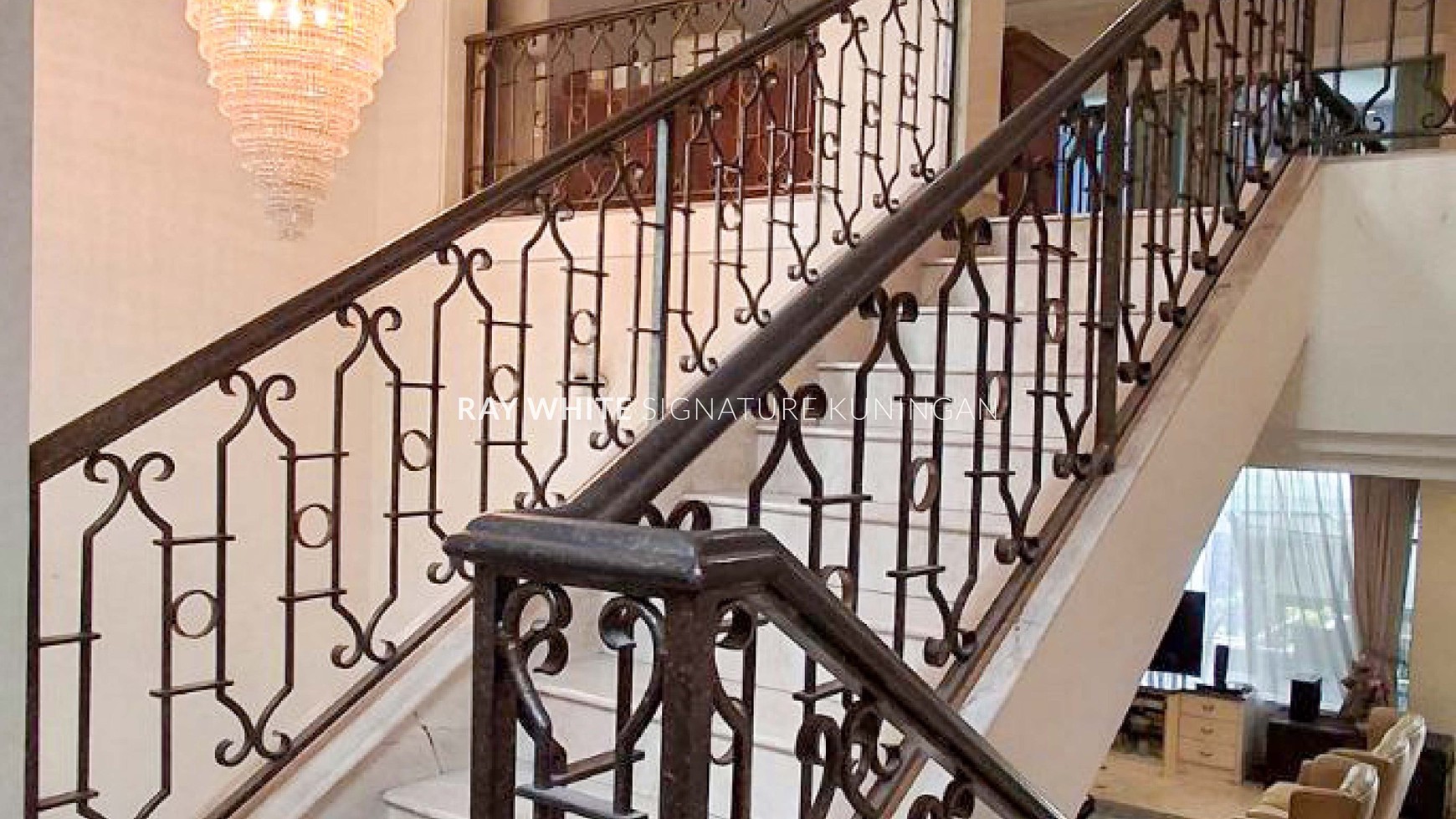 Dijual Rumah Mewah di Kawasan Elite Kebayoran Baru Jakarta Selatan