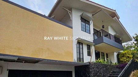 Dijual Rumah Mewah Siap Huni di Jl. Duta Permai III