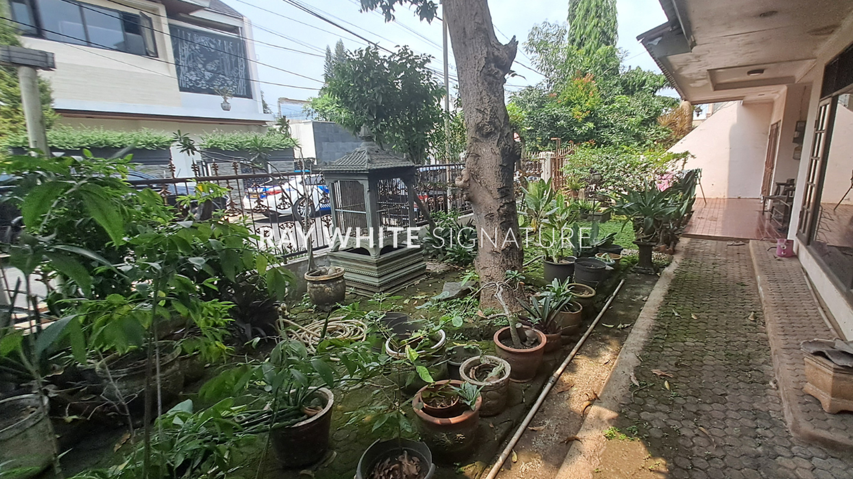 Dijual Rumah Nyaman di Kavling Agraria, Duren Sawit - Hunian Ideal Keluarga