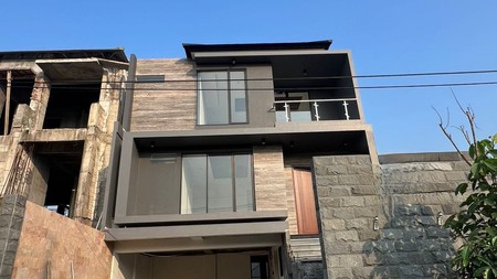 Dijual Rumah Baru Mewah BABATAN PRATAMA WIYUNG Surabaya