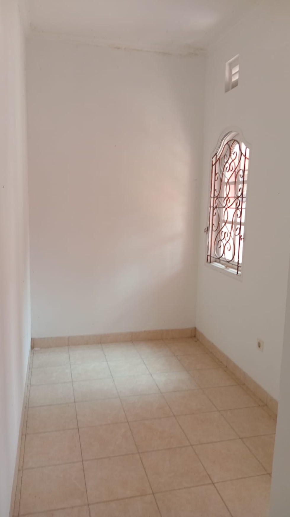Rumah Bagus Siap Huni di Jl Casablanca, Citaringgul, Sentul, Jawa Barat