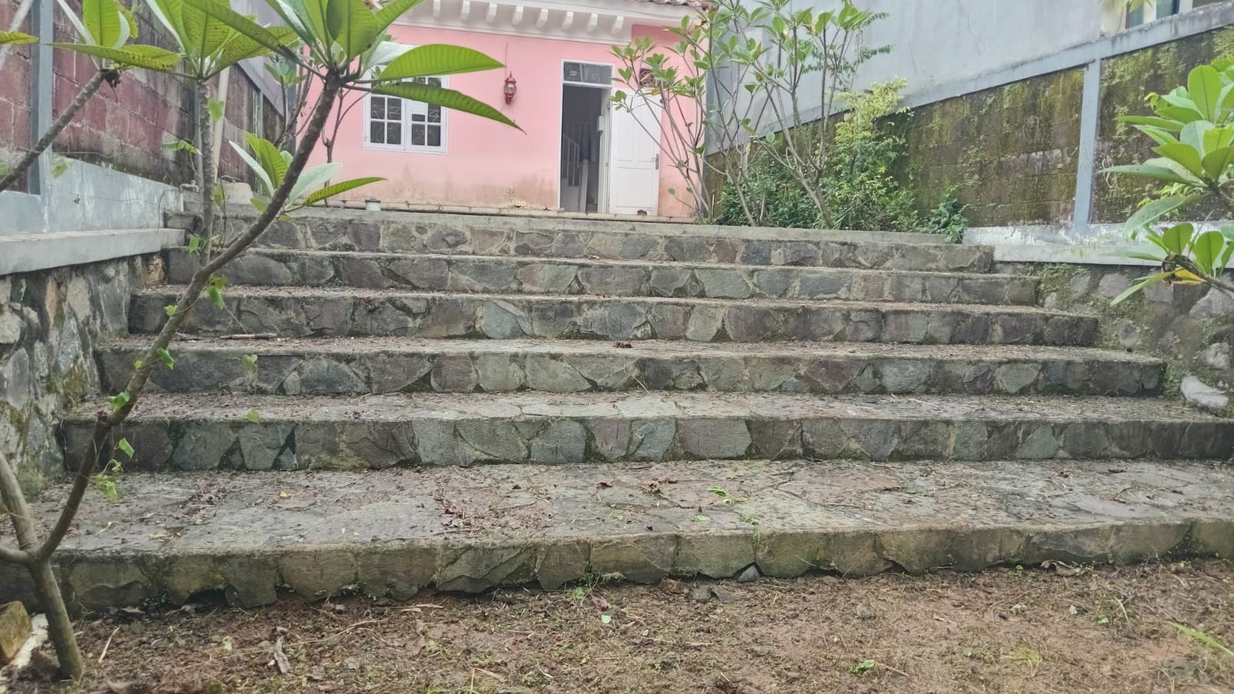 Rumah Bagus Siap Huni di Jl Casablanca, Citaringgul, Sentul, Jawa Barat