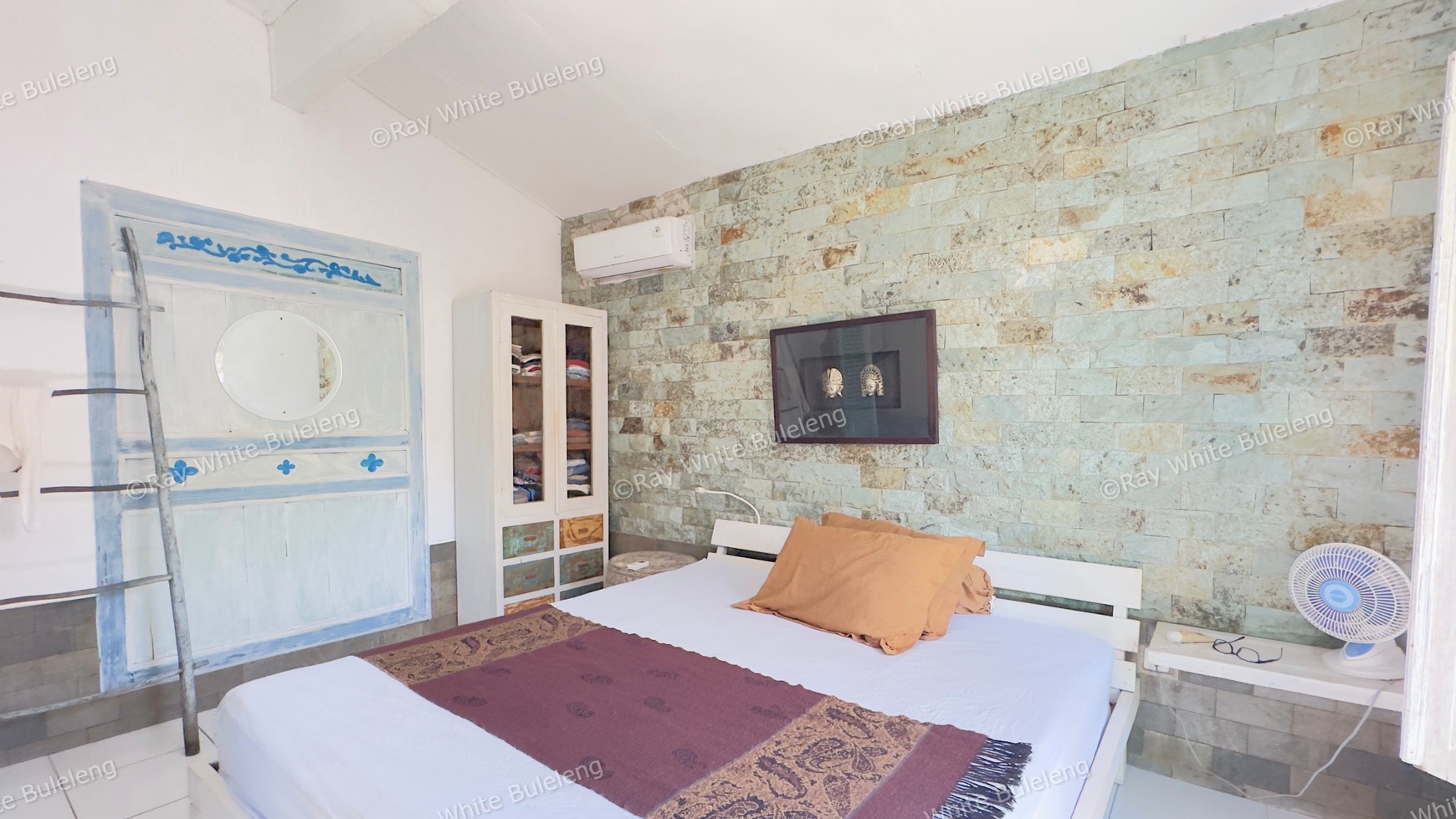 Unique House on Spacious Land in Prime Lovina Location