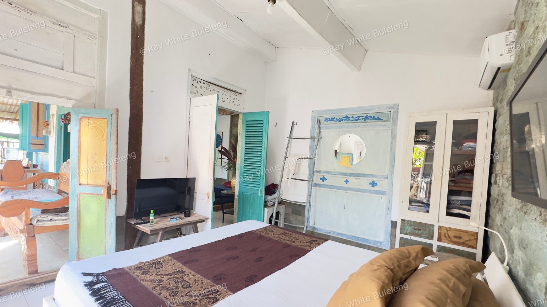 Unique House on Spacious Land in Prime Lovina Location