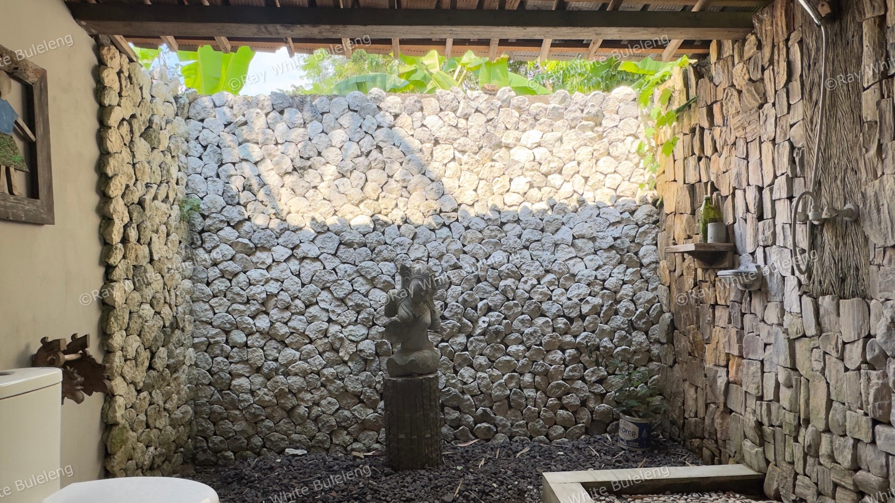Unique House on Spacious Land in Prime Lovina Location