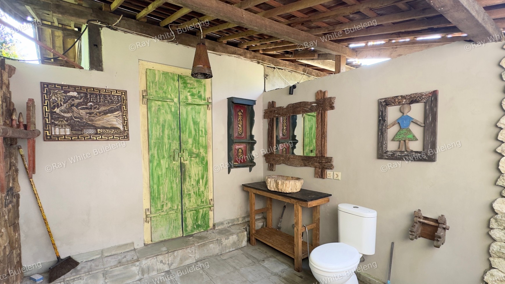 Unique House on Spacious Land in Prime Lovina Location