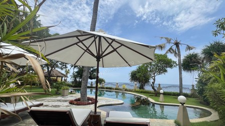 Beachfront Luxury Coastal Living in Dencarik