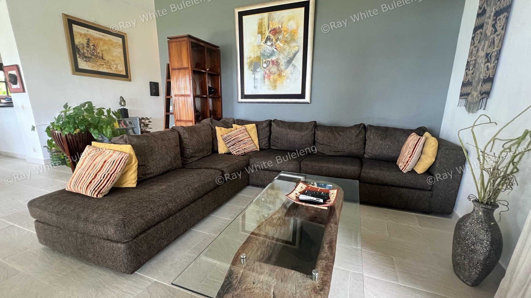 Beachfront Luxury Coastal Living in Dencarik