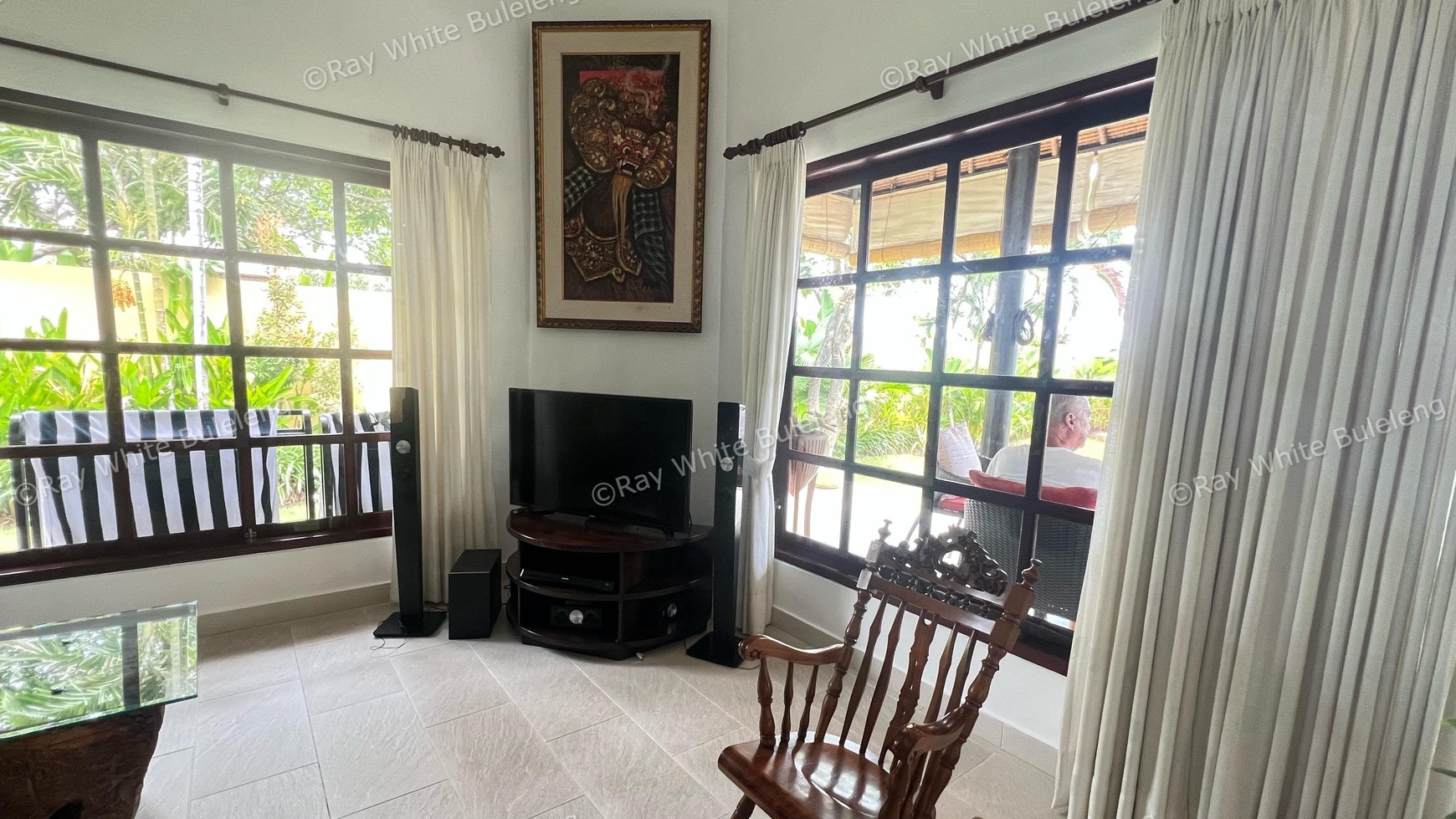 Beachfront Luxury Coastal Living in Dencarik