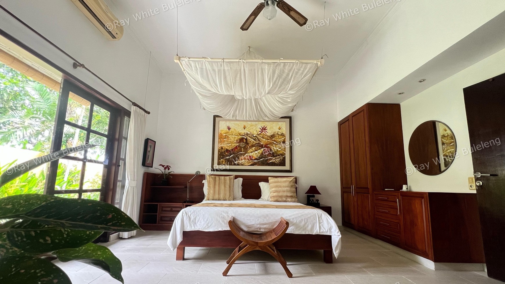 Beachfront Luxury Coastal Living in Dencarik