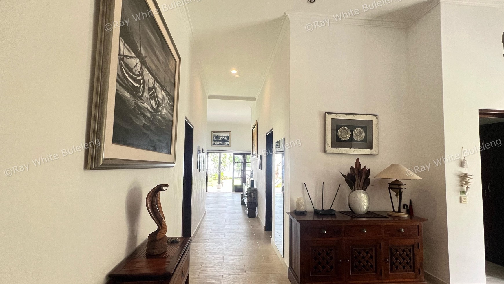 Beachfront Luxury Coastal Living in Dencarik