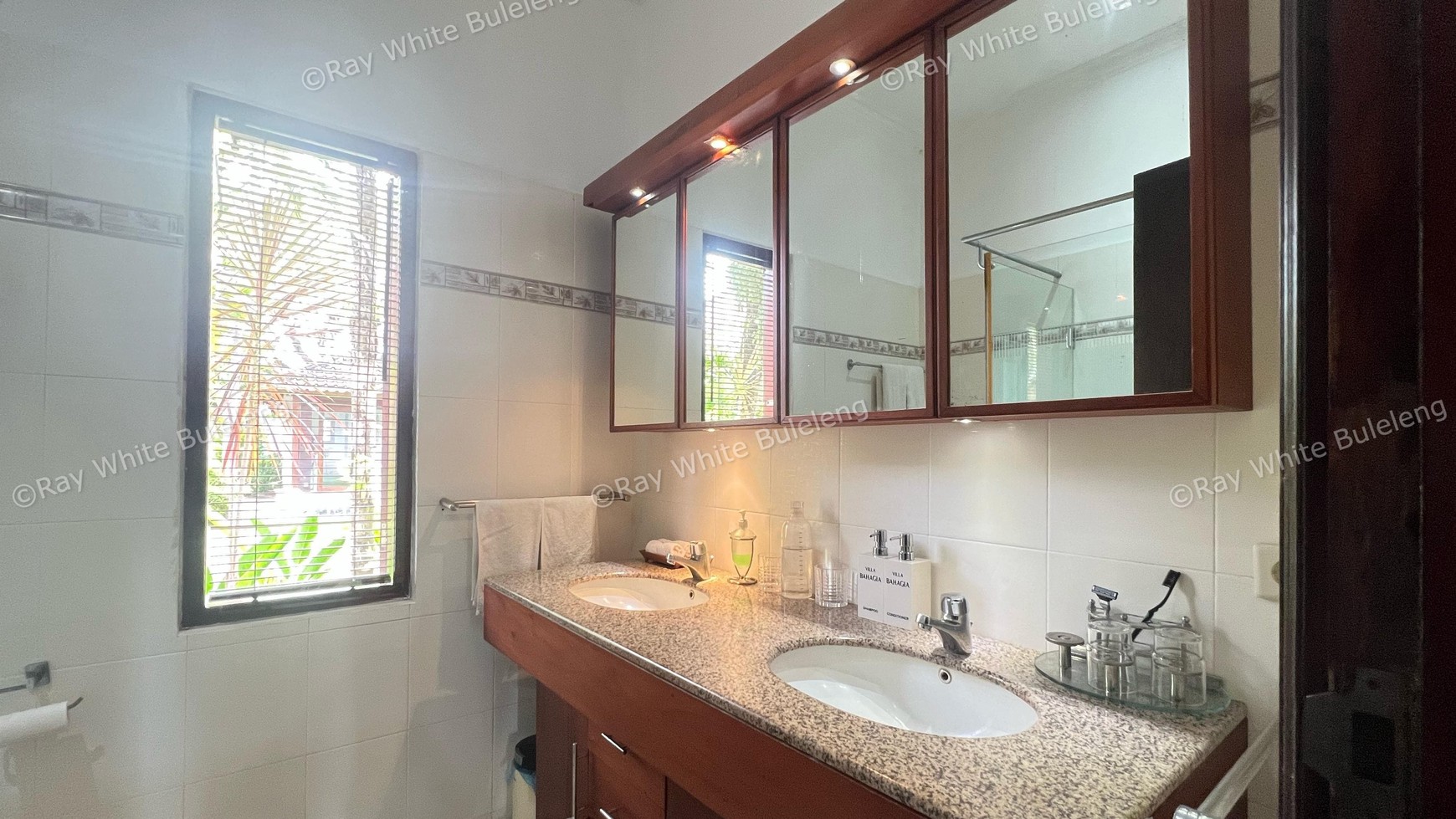 Beachfront Luxury Coastal Living in Dencarik