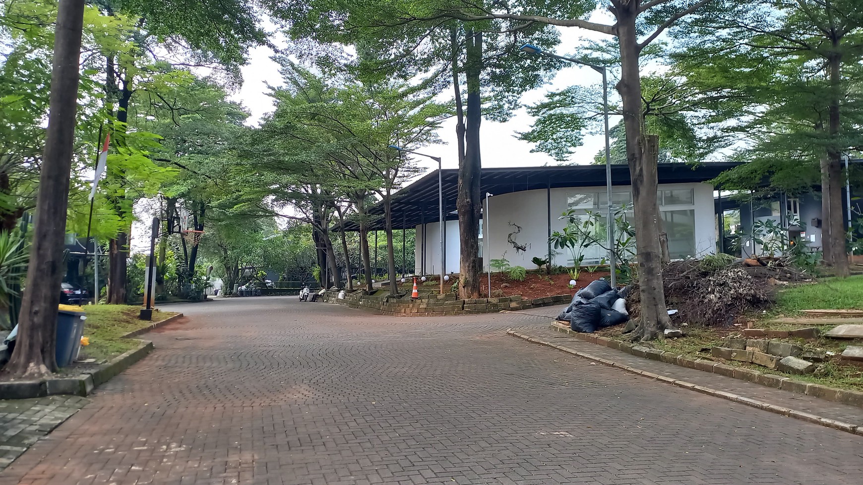 Rumah cluster Ozon Residence Veteran dekat dg Bintaro dan Pondok Indah JakSel...