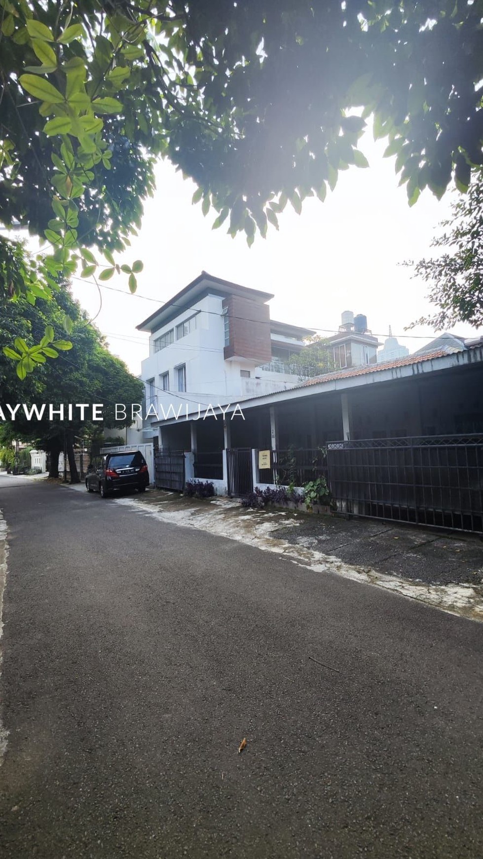 Rumah Hitung Tanah Lingkungan Tenang Area Kebayoran Baru