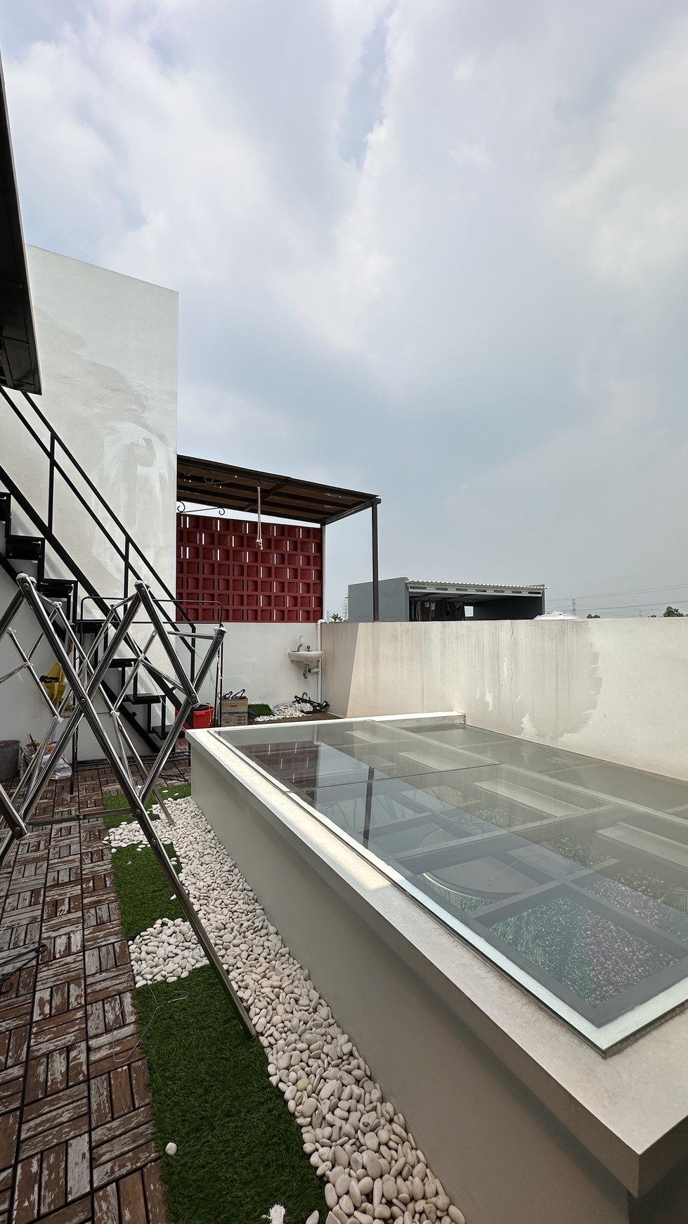 Rumah Baru Dan Bagus Di Cluster Lavesh Harapan Indah - Bekasi