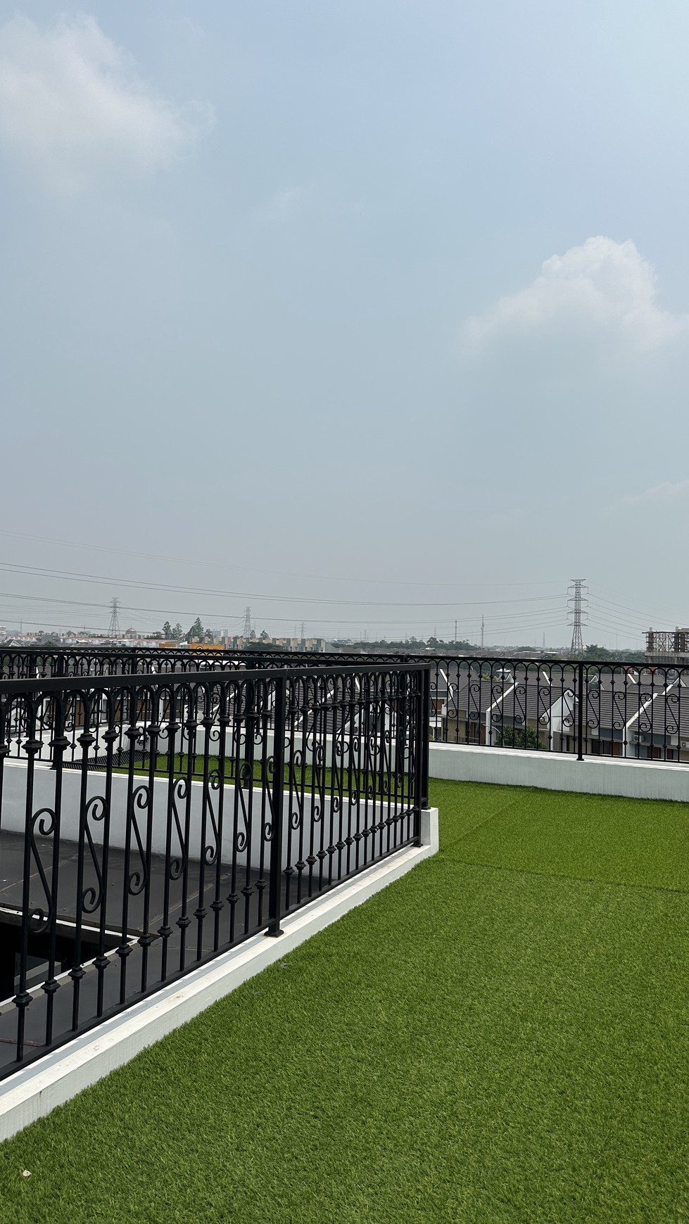 Rumah Baru Dan Bagus Di Cluster Lavesh Harapan Indah - Bekasi