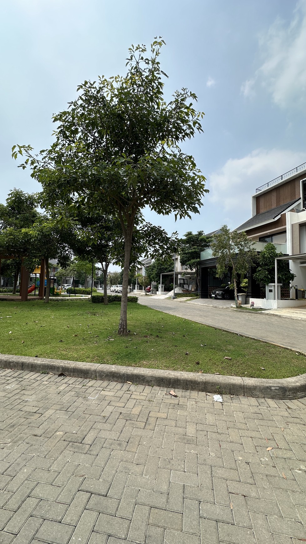 Rumah Baru Dan Bagus Di Cluster Lavesh Harapan Indah - Bekasi