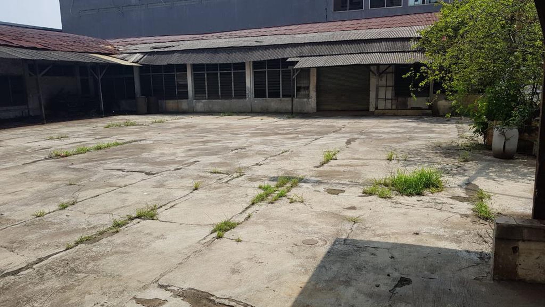 Gudang Karang Bolong Raya, Ancol Barat