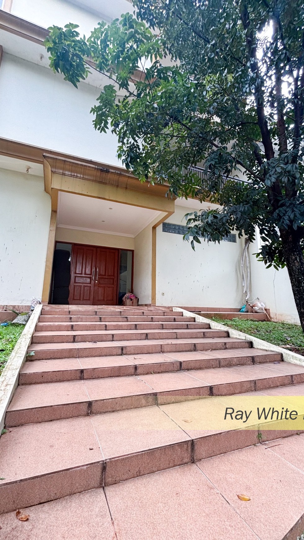 RUMAH SIAP HUNI 3 LANTAI DENGAN ROFTOOP DI SIMPLYCITY BSD CITY, TANGERANG SELATAN