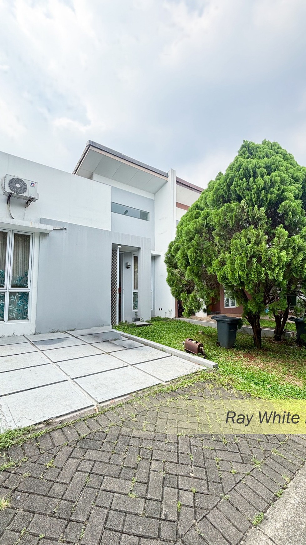 RUMAH MINIMALIS DALAM CLUSTER SIMPLYCITY BSD CITY - TANGERANG SELATAN