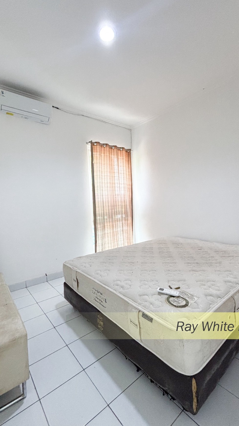 RUMAH MINIMALIS DALAM CLUSTER SIMPLYCITY BSD CITY - TANGERANG SELATAN