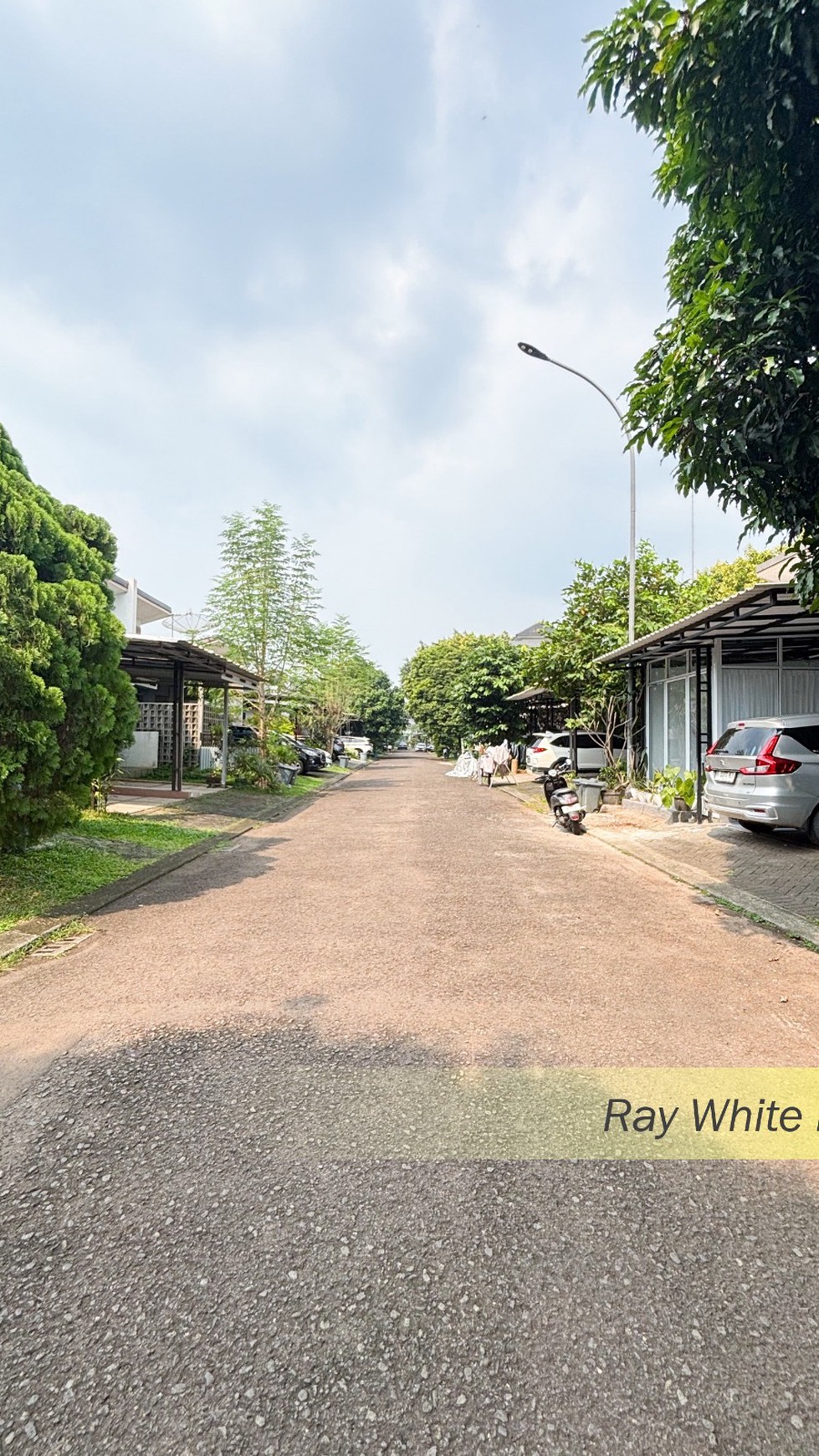 RUMAH MINIMALIS DALAM CLUSTER SIMPLYCITY BSD CITY - TANGERANG SELATAN