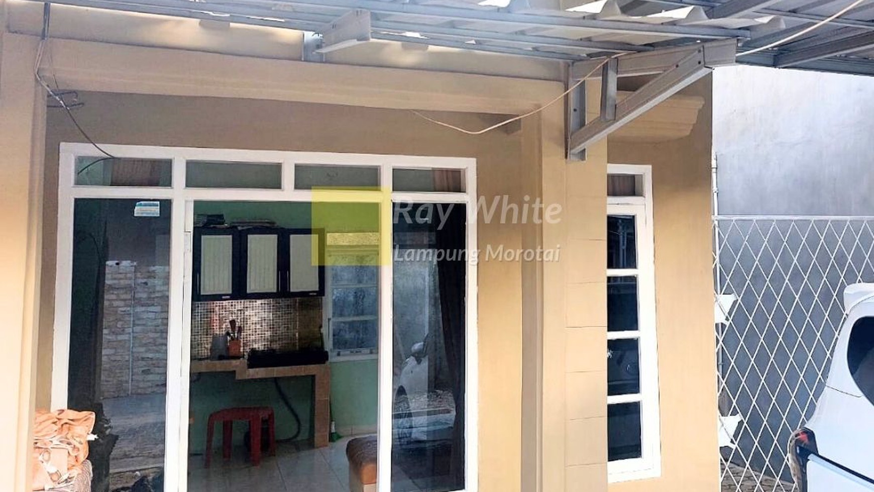 Rumah Furnished Dekat MBK