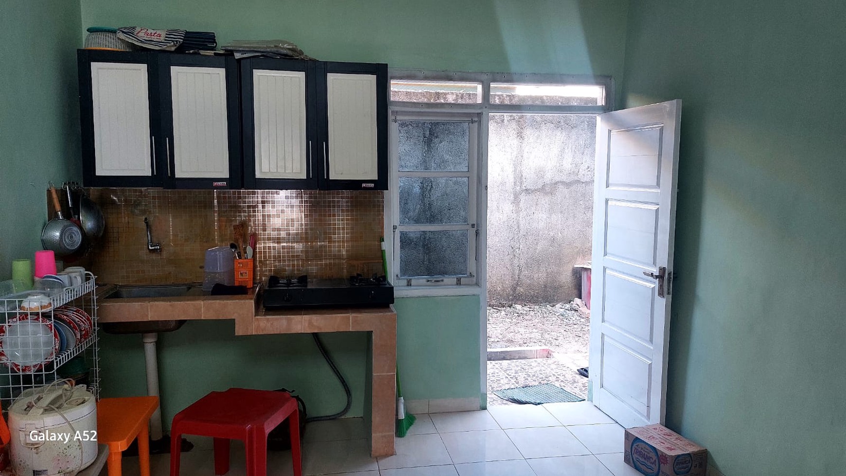 Rumah Furnished Dekat MBK